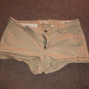 Bullhead Cargo Material Shorts